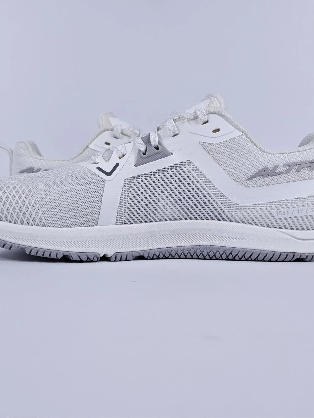Altra Solstice XT 3 Womens 10.5 Cross Training Running Gym Shoes White